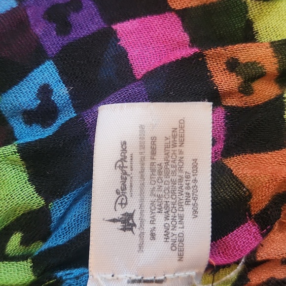Disney scarf - Picture 3 of 3